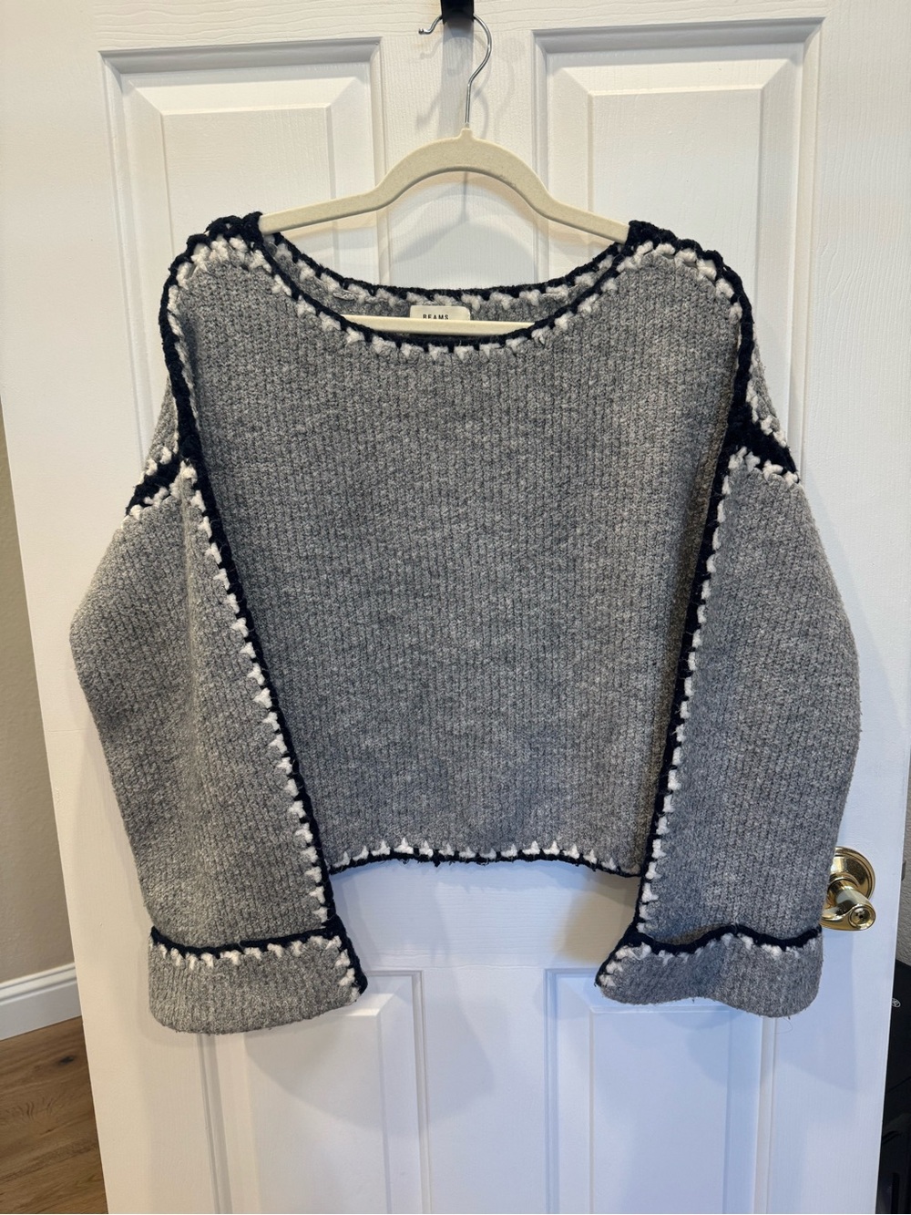 BEAMS Gray Knit Cropped Sweater Contrast Crochet Blanket Stitch Trim Size M